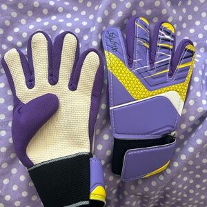 Soccer gloves